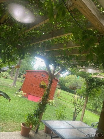 6903 Jewett Holmwood Road, Orchard Park, NY 14127