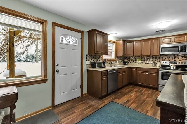 6903 Jewett Holmwood Road, Orchard Park, NY 14127