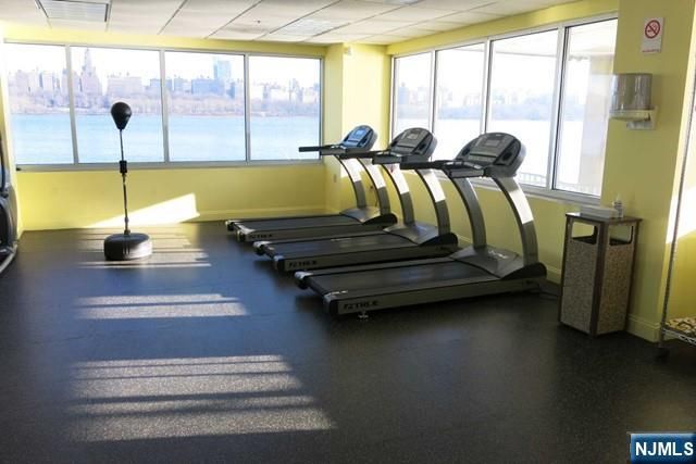 116 The Promenade 116, Edgewater, NJ 07020