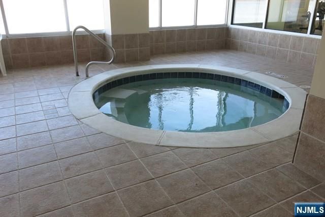 116 The Promenade 116, Edgewater, NJ 07020