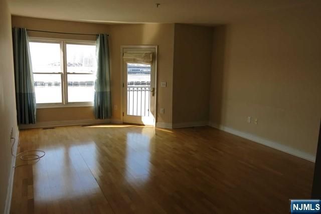 116 The Promenade 116, Edgewater, NJ 07020