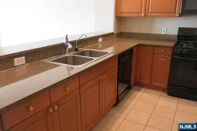 116 The Promenade 116, Edgewater, NJ 07020