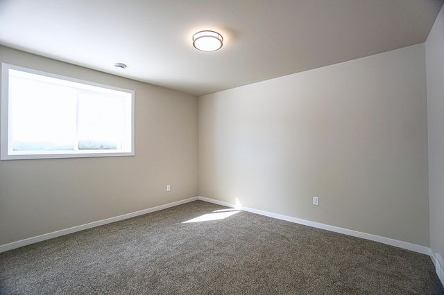 6033 78th Avenue S, Horace, ND 58047