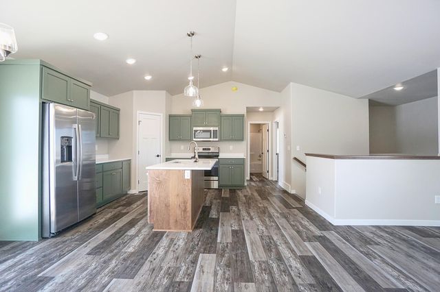 6033 78th Avenue S, Horace, ND 58047