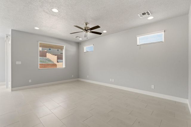 6717 Sydney Drive NE, Rio Rancho, NM 87144