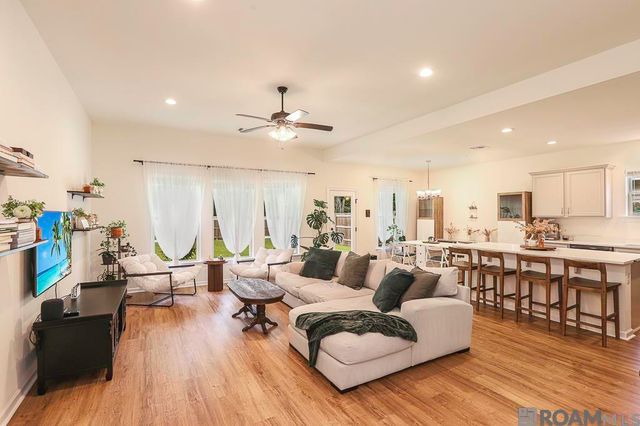 40099 Trace Ave, Prairieville, LA 70769