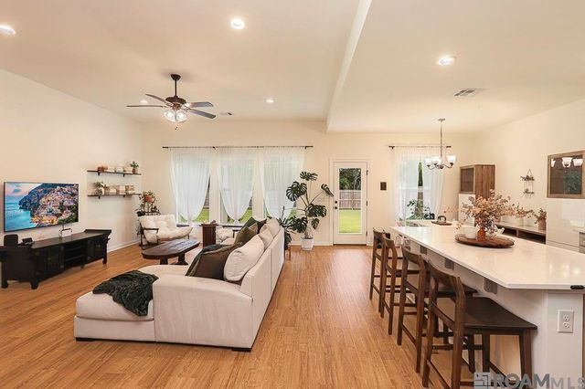 40099 Trace Ave, Prairieville, LA 70769