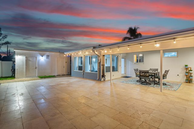 800 NE 8th Street, Pompano Beach, FL 33060