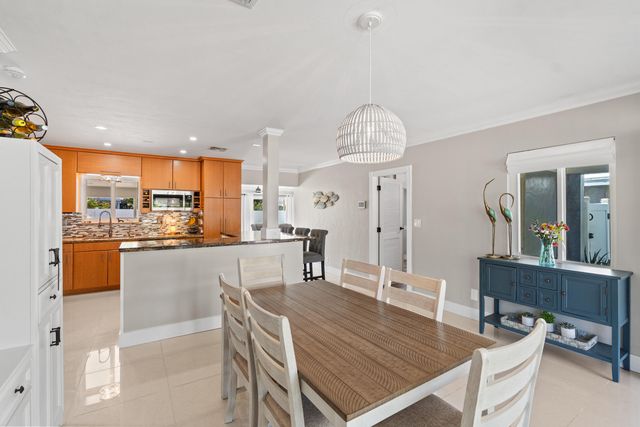 800 NE 8th Street, Pompano Beach, FL 33060