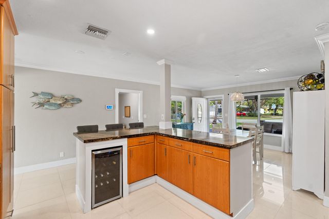 800 NE 8th Street, Pompano Beach, FL 33060