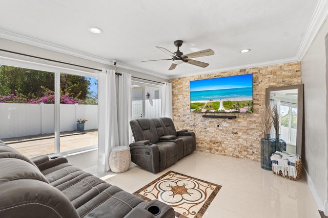 800 NE 8th Street, Pompano Beach, FL 33060