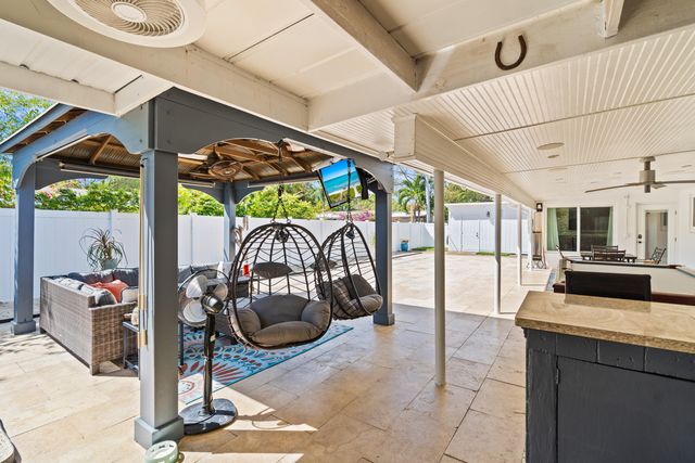 800 NE 8th Street, Pompano Beach, FL 33060