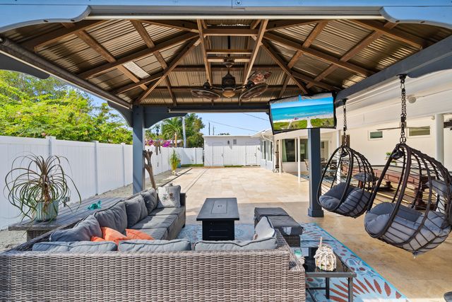 800 NE 8th Street, Pompano Beach, FL 33060