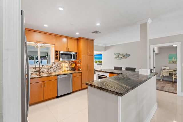 800 NE 8th Street, Pompano Beach, FL 33060