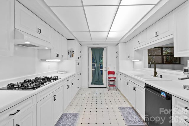 53 Hackberry Lane, Waynesville, NC 28785