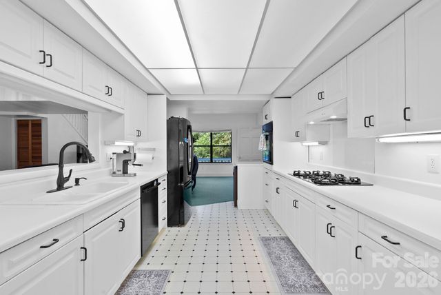 53 Hackberry Lane, Waynesville, NC 28785