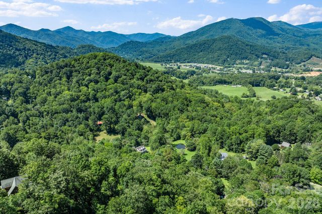 53 Hackberry Lane, Waynesville, NC 28785