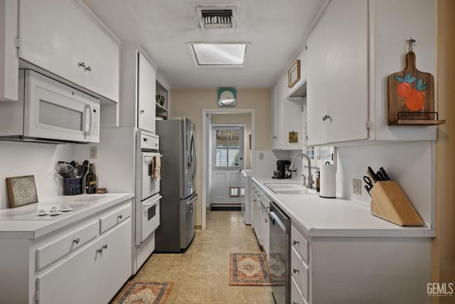 2605 Beech Street, Bakersfield, CA 93301