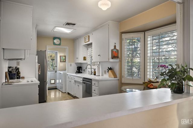 2605 Beech Street, Bakersfield, CA 93301