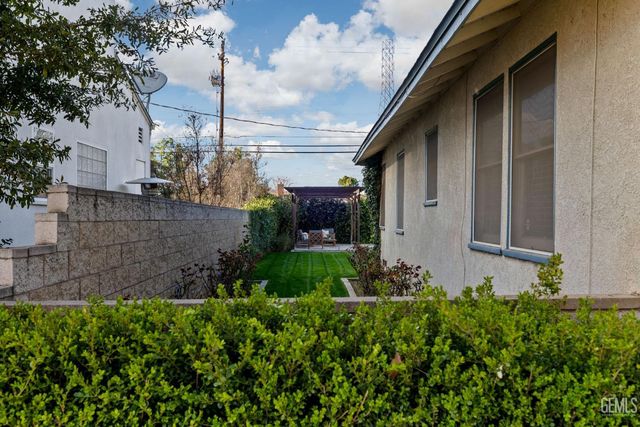 2605 Beech Street, Bakersfield, CA 93301