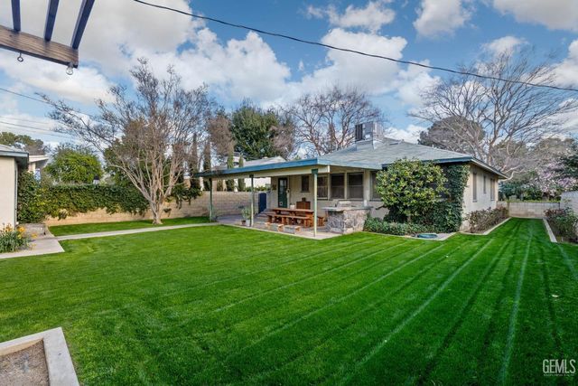 2605 Beech Street, Bakersfield, CA 93301