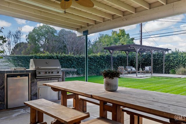 2605 Beech Street, Bakersfield, CA 93301