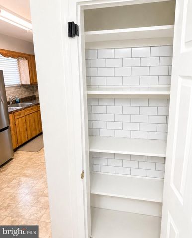 333 SANDALWOOD, Hamilton, NJ 08619
