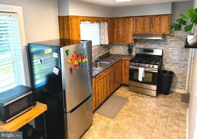 333 SANDALWOOD, Hamilton, NJ 08619