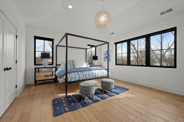 1555 Samanthas Way, Deerfield, IL 60015