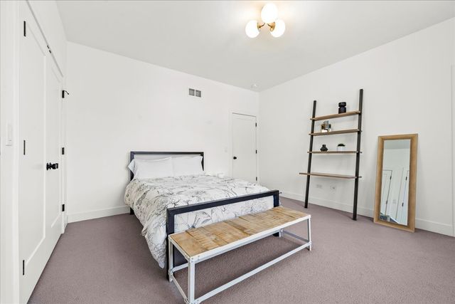 1555 Samanthas Way, Deerfield, IL 60015