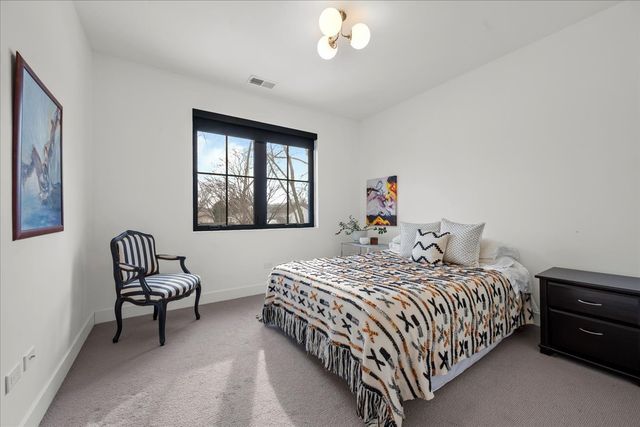 1555 Samanthas Way, Deerfield, IL 60015