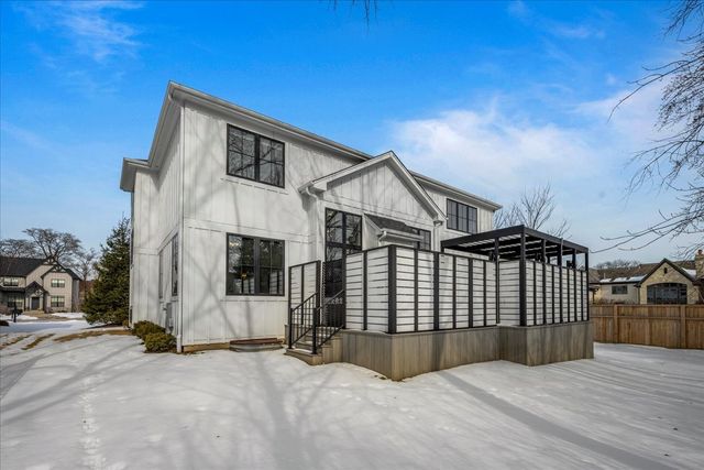 1555 Samanthas Way, Deerfield, IL 60015