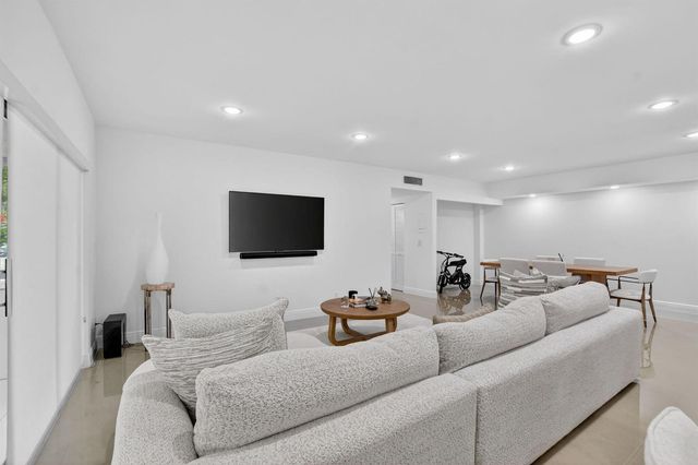 6335 Longboat Lane W E104, Boca Raton, FL 33433