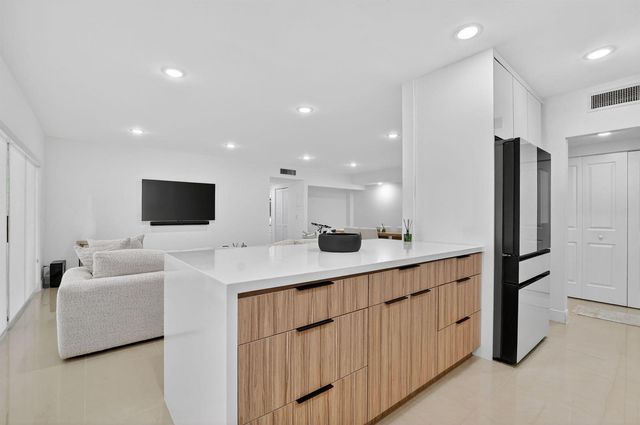 6335 Longboat Lane W E104, Boca Raton, FL 33433