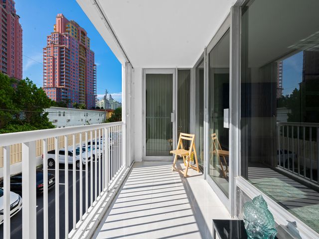 2200 NE 33rd Avenue 2d, Fort Lauderdale, FL 33305