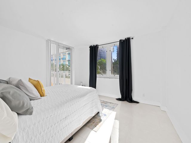 2200 NE 33rd Avenue 2d, Fort Lauderdale, FL 33305