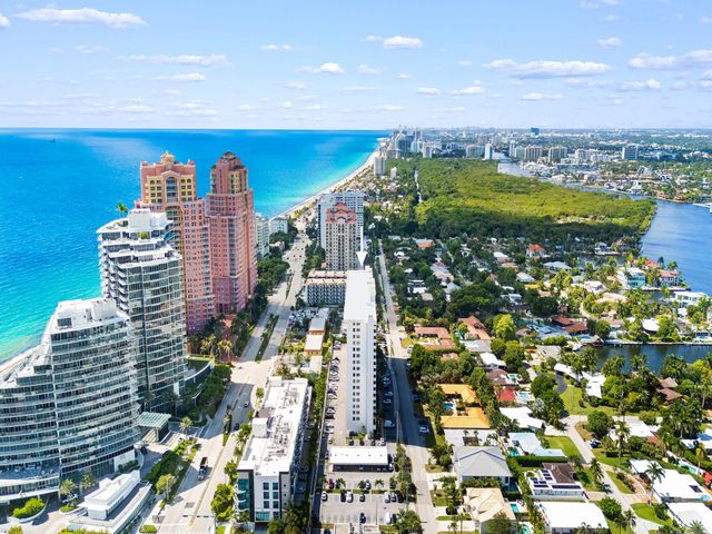 2200 NE 33rd Avenue 2d, Fort Lauderdale, FL 33305