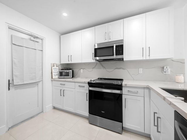 2200 NE 33rd Avenue 2d, Fort Lauderdale, FL 33305