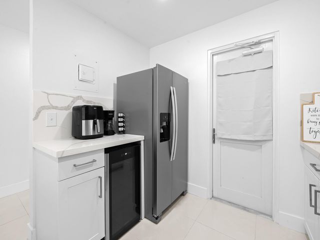2200 NE 33rd Avenue 2d, Fort Lauderdale, FL 33305