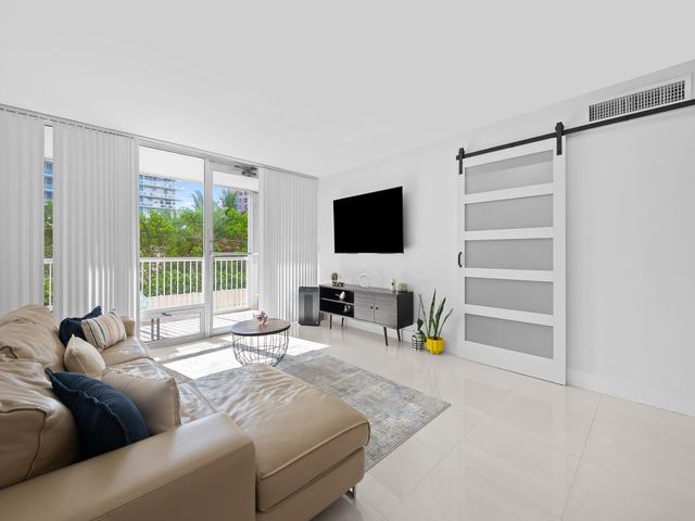 2200 NE 33rd Avenue 2d, Fort Lauderdale, FL 33305