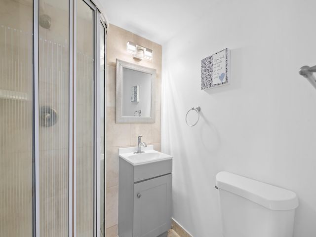 2200 NE 33rd Avenue 2d, Fort Lauderdale, FL 33305