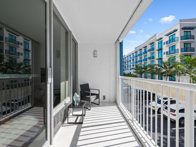 2200 NE 33rd Avenue 2d, Fort Lauderdale, FL 33305