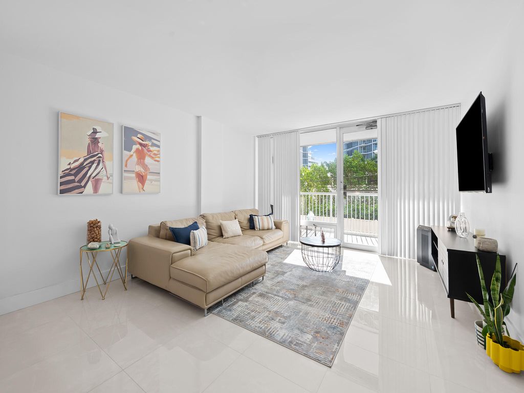 2200 NE 33rd Avenue 2d, Fort Lauderdale, FL 33305