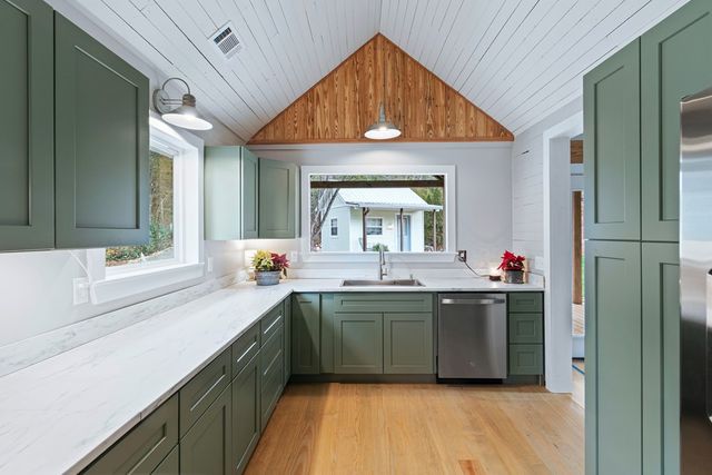 8679 Lakewood Hwy, Mineral Bluff, GA 30559