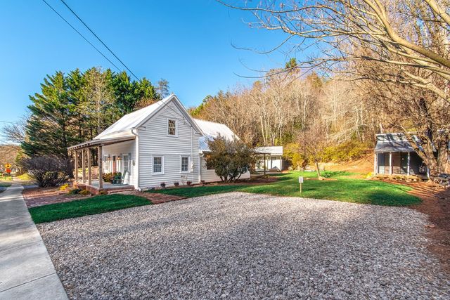 8679 Lakewood Hwy, Mineral Bluff, GA 30559