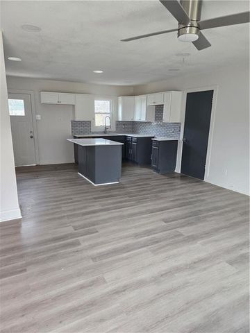 6902 E 98th Terrace, Kansas City, MO 64134