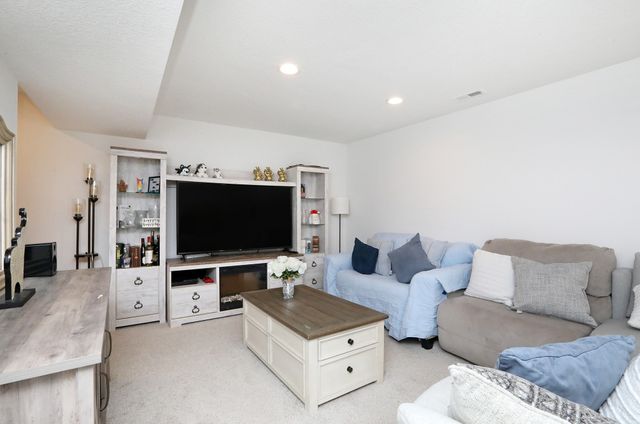 270 NW Charlestown Lane, Waukee, IA 50263