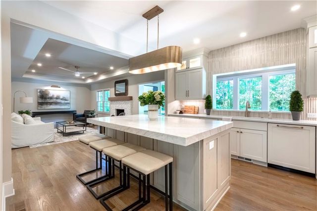 8965 River Run, Sandy Springs, GA 30350