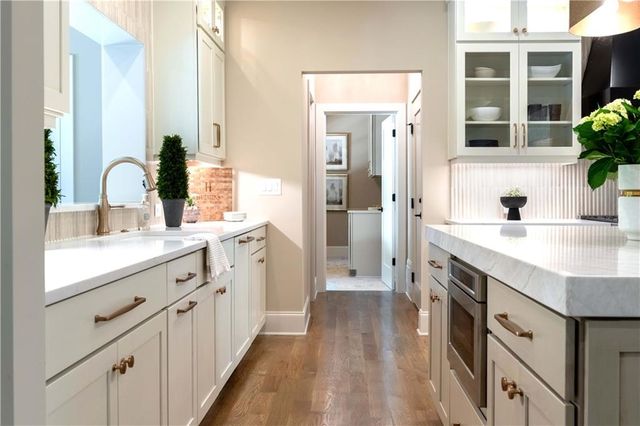 8965 River Run, Sandy Springs, GA 30350