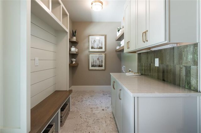 8965 River Run, Sandy Springs, GA 30350